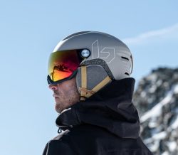Bollé V-Atmos skihjelm med photochromic visir